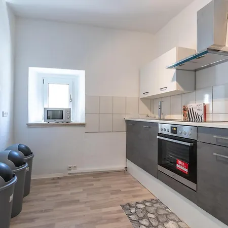 Monteurwohnung Fuer 6 Personen In Zentraler Lage *