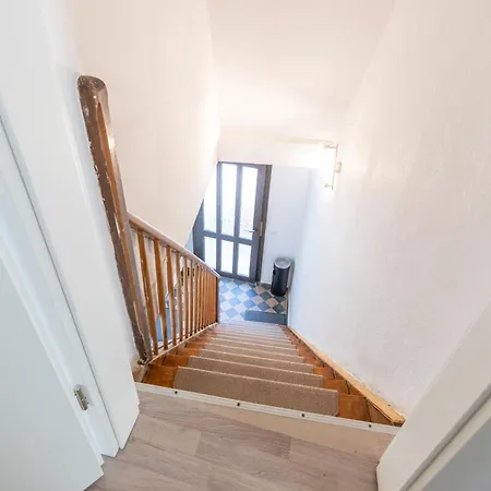 Monteurwohnung Fuer 6 Personen In Zentraler Lage