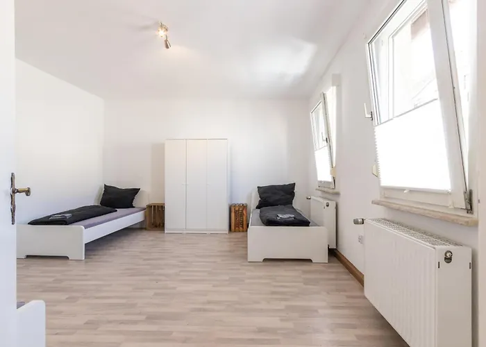 Monteurwohnung Fuer 6 Personen In Zentraler Lage