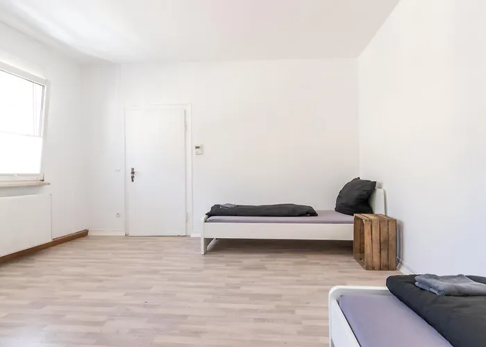 Monteurwohnung Fuer 6 Personen In Zentraler Lage Appartement *