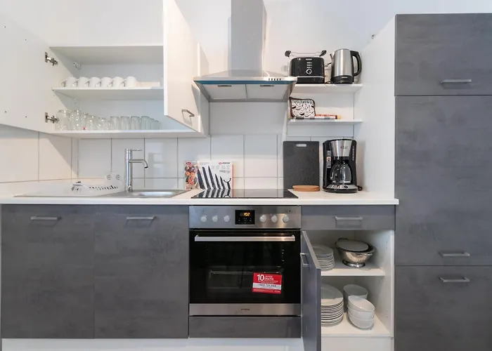 Monteurwohnung Fuer 6 Personen In Zentraler Lage Appartement